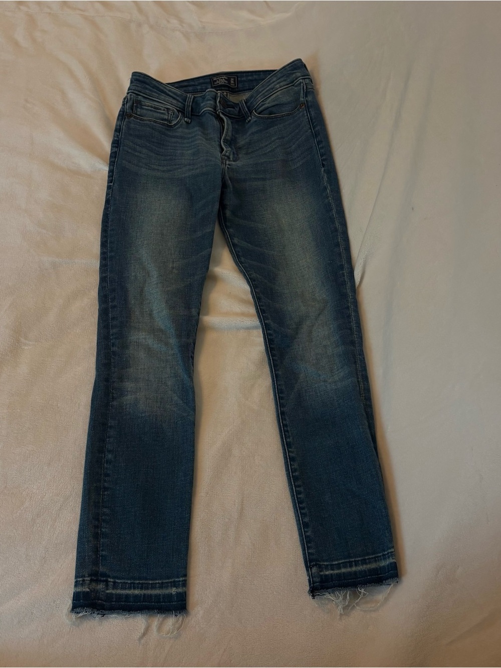 Abercrombie & Fitch Faded Dark Blue Cropped Slim Jeans